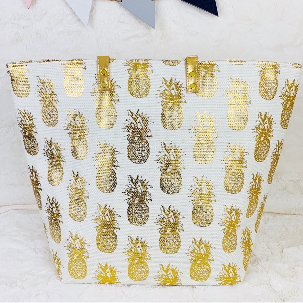 🎉 HOST PICK 🎉 Ivory & Gold Pineapple Beach Tote - Picture 6 of 7